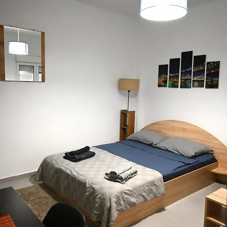 Thess 1 Bedroom Central *