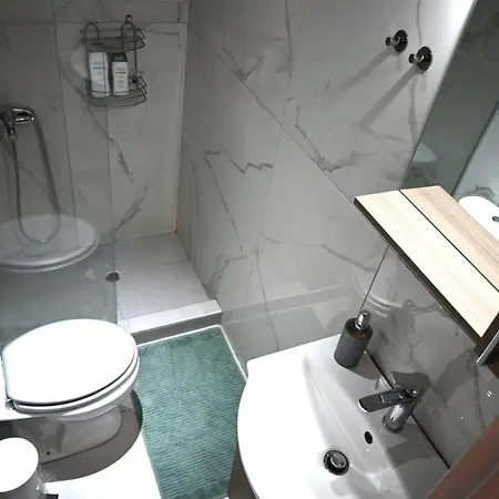 Thess 1 Bedroom Central
